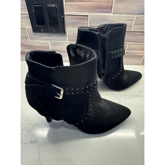 Me Too suede Heels Size 9.5 M - Picture 1 of 9